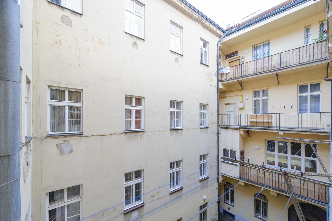 Pinkova Apartments Prag Exterior foto